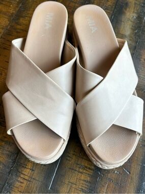 MIA Women's Nude Crisscross Platform Slide Sandals